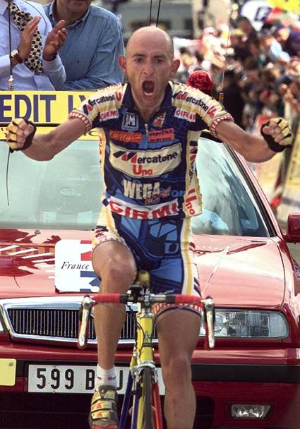 Tour de France 1997, il Pirata vince all’Alpe d’Huez (Reuters)